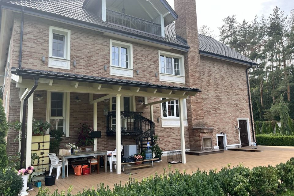 Продаётся 4-этажный дом, 537.9 м²