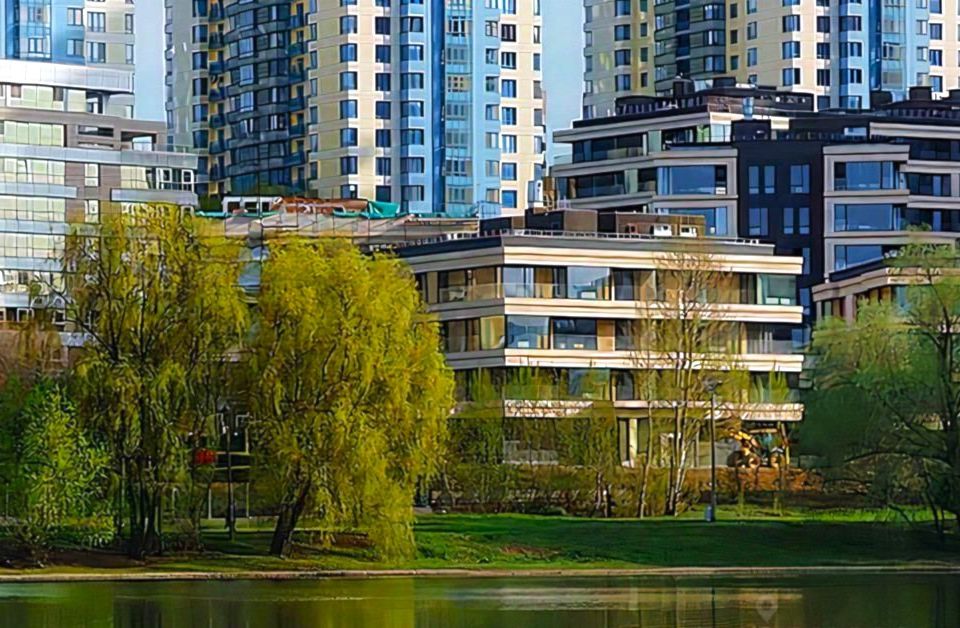 Продаётся 3-комнатная квартира, 102 м²