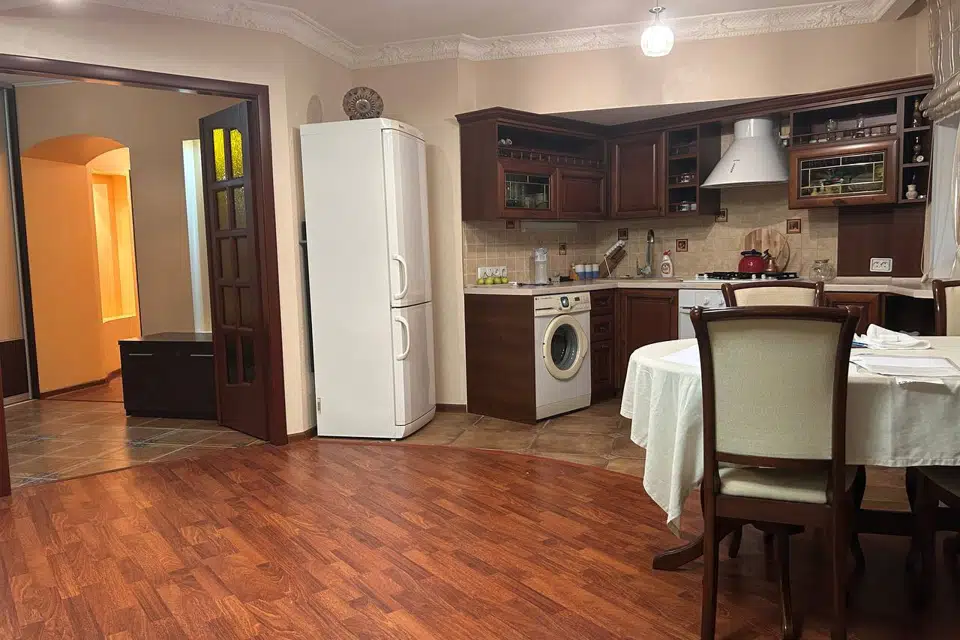 Продаётся 3-комнатная квартира, 75 м²
