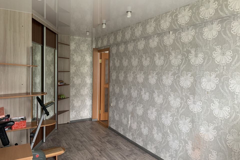 Продаётся 3-комнатная квартира, 55.6 м²