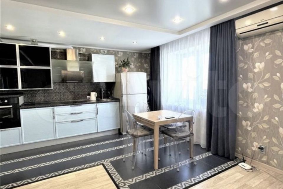 Продаётся 2-комнатная квартира, 70.5 м²