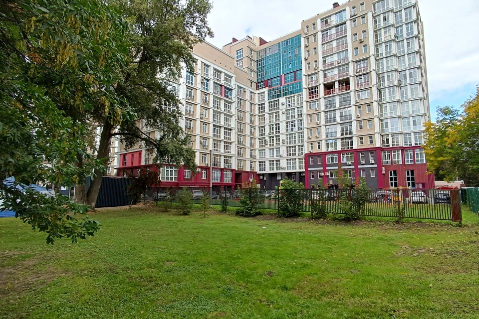 Продаётся 2-комнатная квартира, 91.8 м²