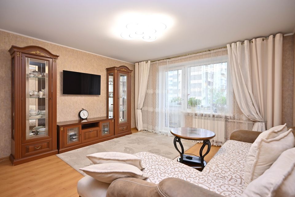 Продаётся 4-комнатная квартира, 83 м²