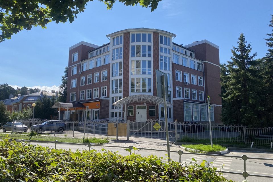 Продаётся 4-комнатная квартира, 124.4 м²
