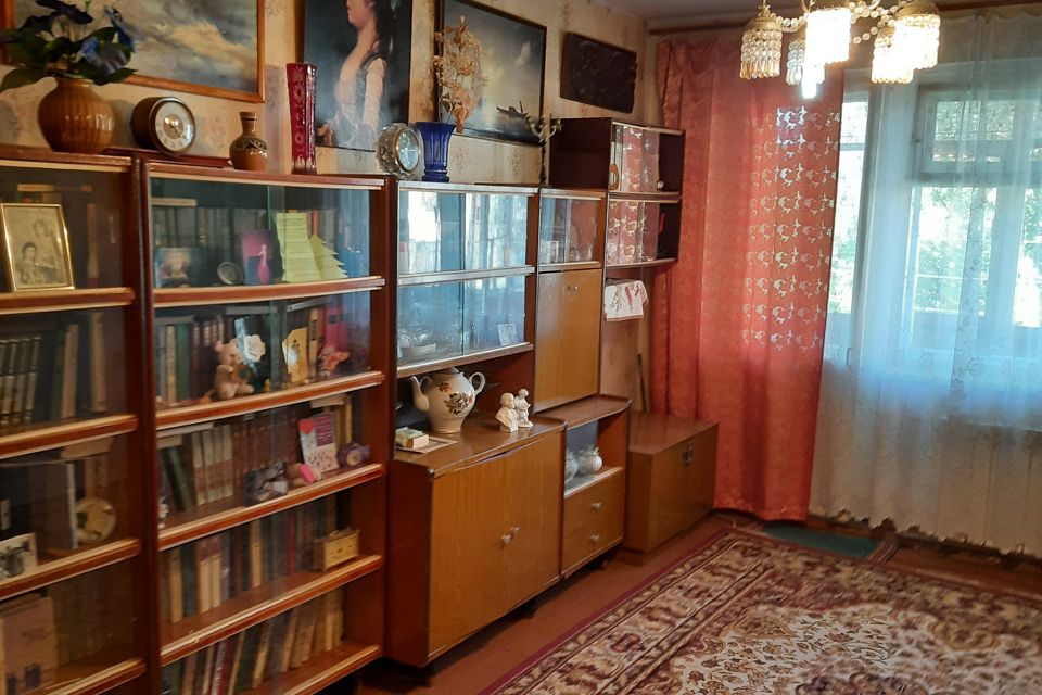 Авито дзержинск 3 комнатные квартиры. Колхозная квартира. Ейск Колхозная 4. Авито Боровичи недвижимость дома.