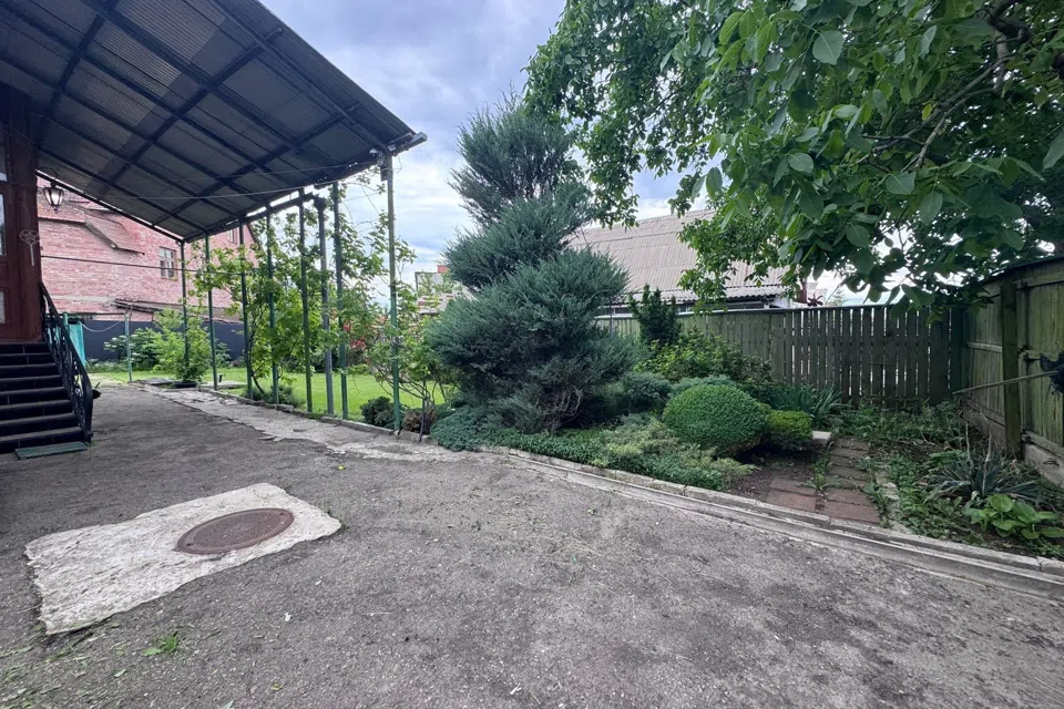 Продаётся 3-этажный дом, 145 м²