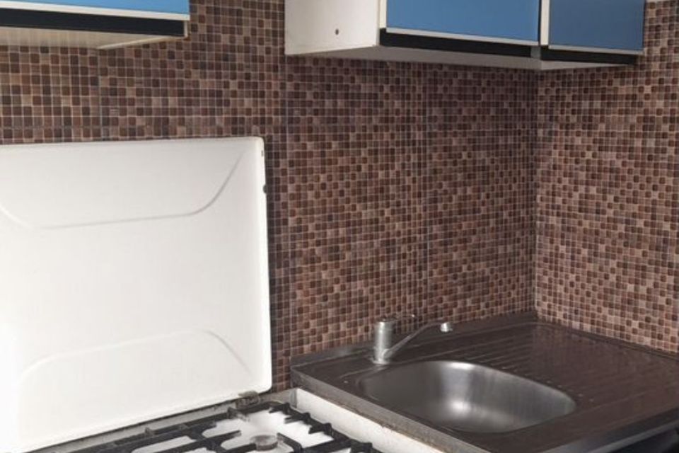 Продаётся 3-комнатная квартира, 50.4 м²