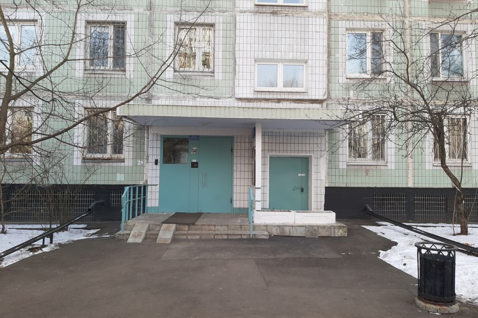 Продаётся 2 комнаты в 3-комн. квартире, 33.1 м²