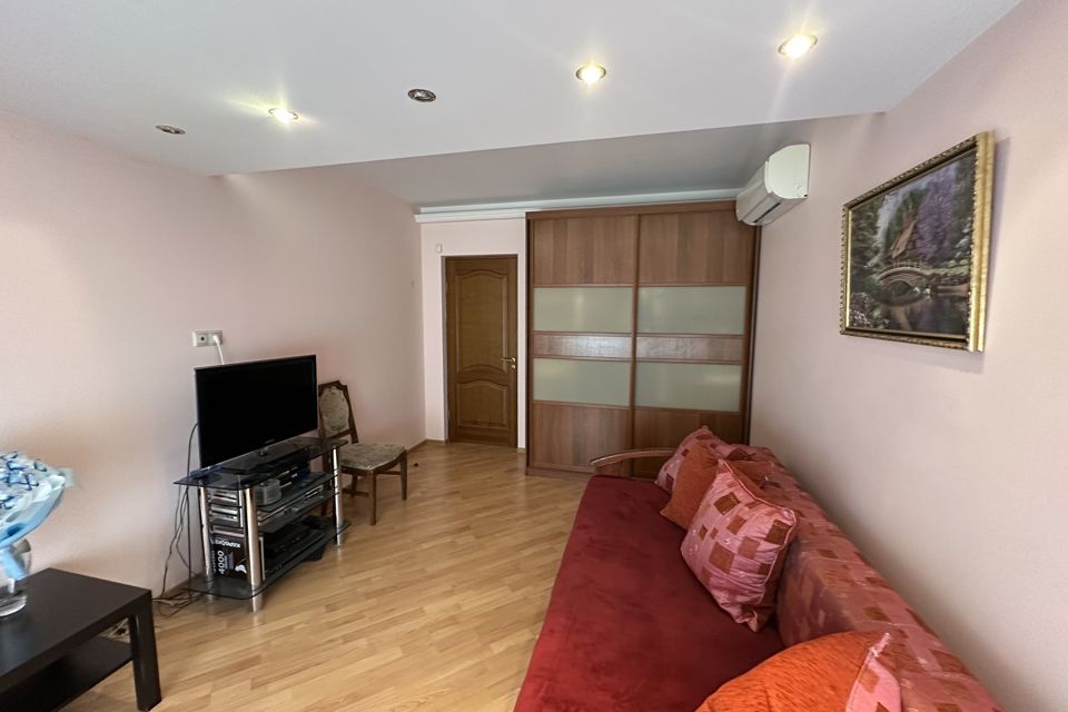 Продаётся 3-комнатная квартира, 75.7 м²