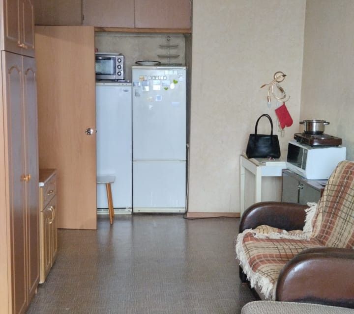 Продаётся комната в 2-комн. квартире, 18 м²