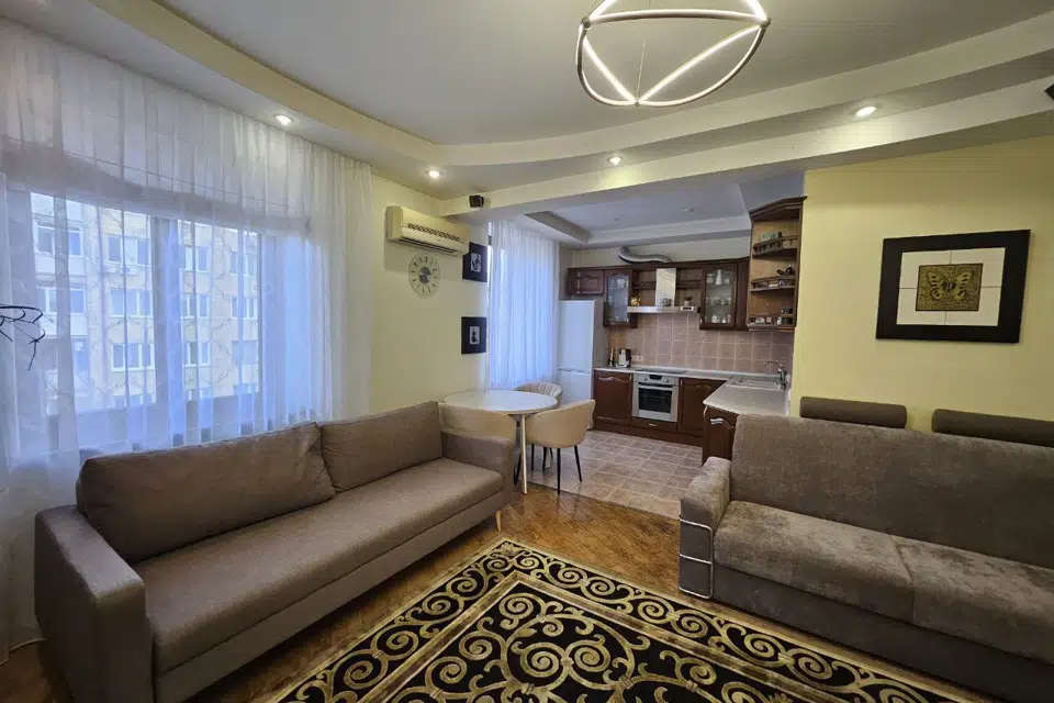Продаётся 2-комнатная квартира, 72 м²