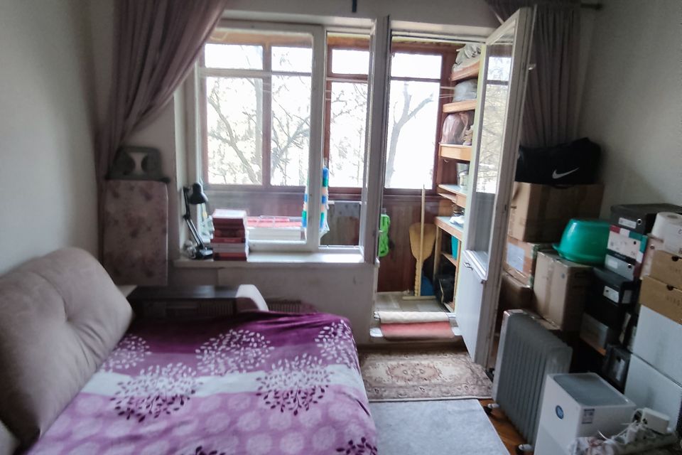 Продаётся 3-комнатная квартира, 56.5 м²