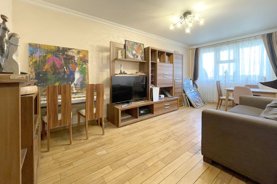 Продаётся 3-комнатная квартира, 75.6 м²