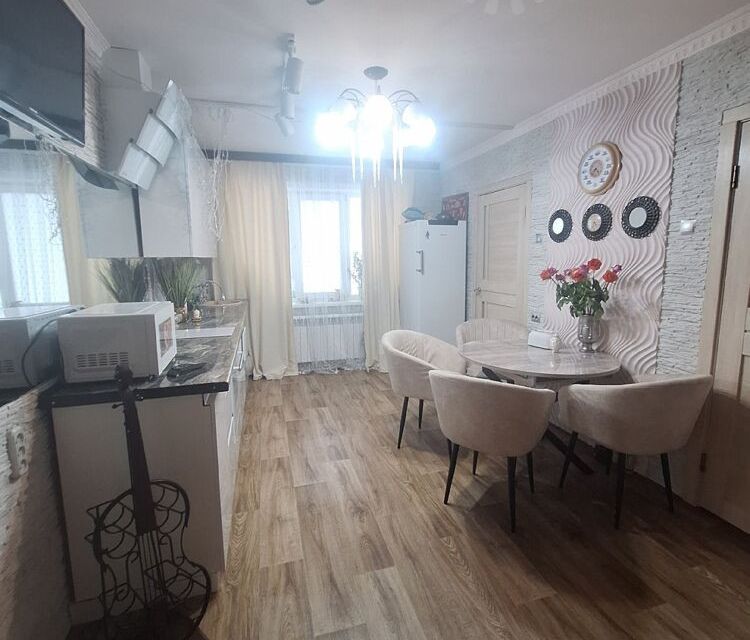 Продаётся 3-комнатная квартира, 48 м²