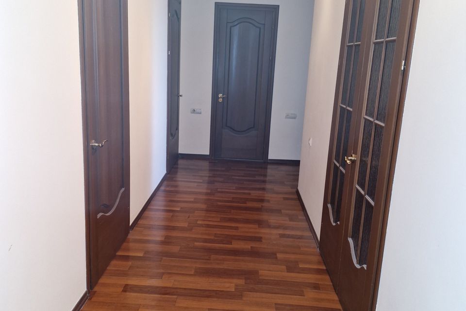 Продаётся 4-комнатная квартира, 76.7 м²