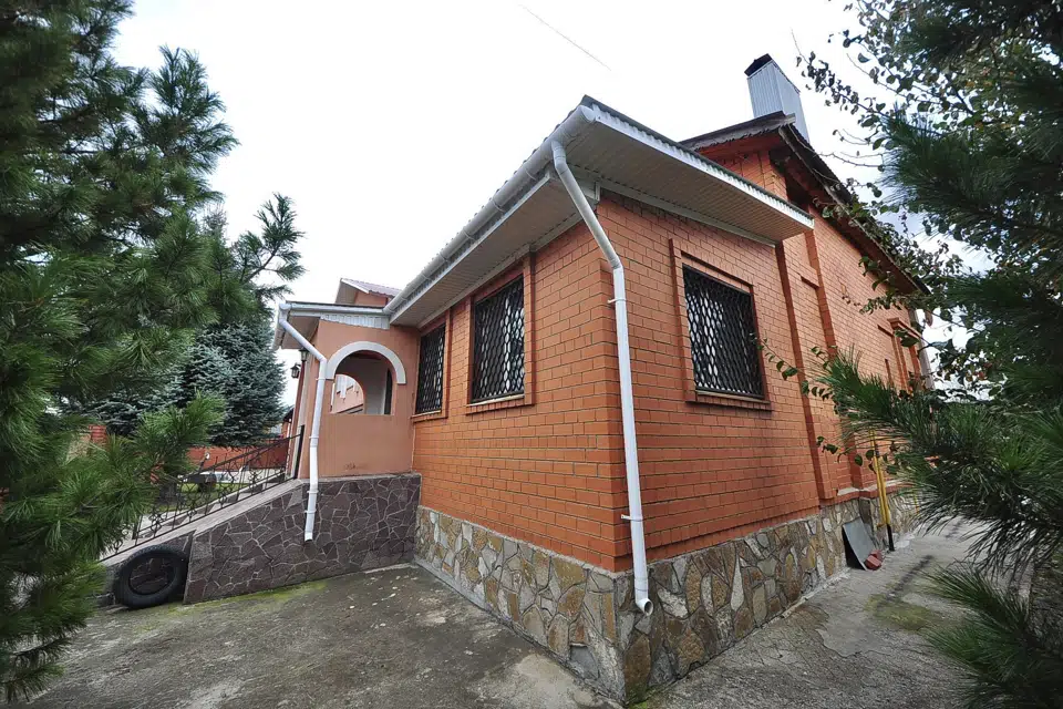 Продаётся 3-этажный дом, 298.4 м²