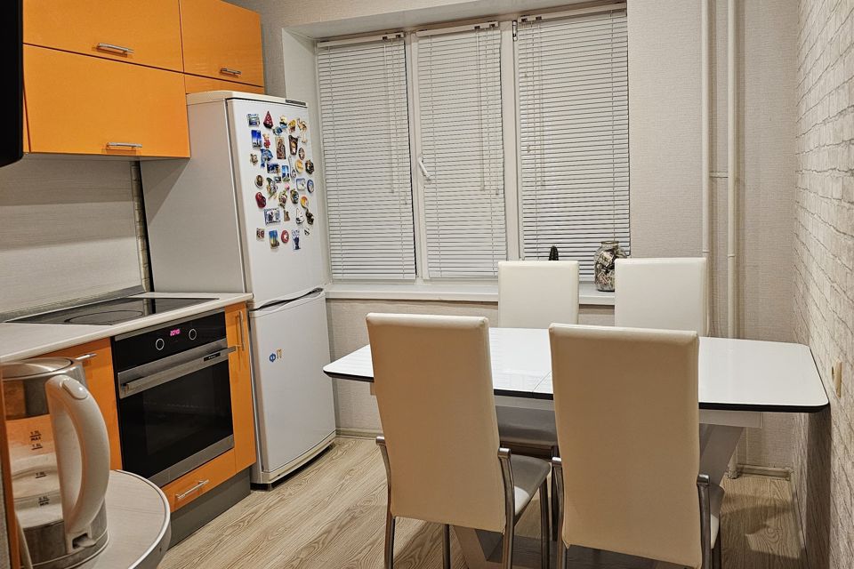 Продаётся 1-комнатная квартира, 42 м²