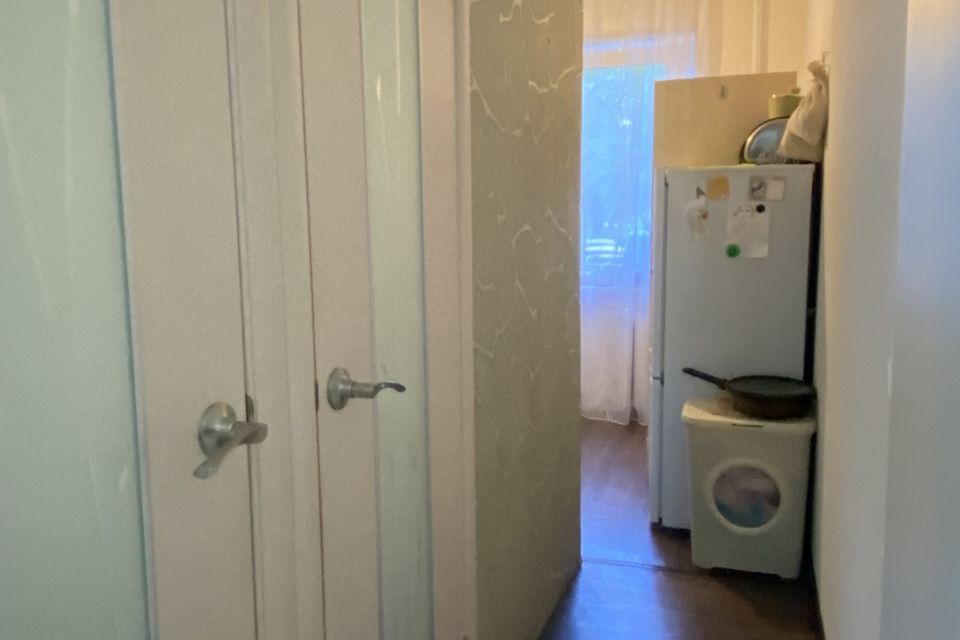 Продаётся 3-комнатная квартира, 49.3 м²