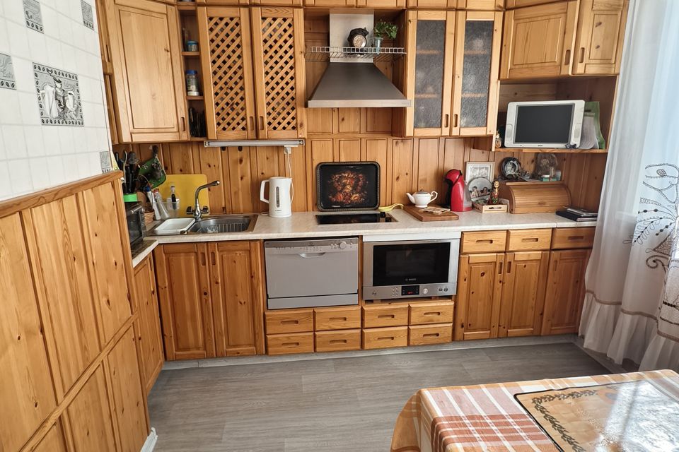 Продаётся 3-комнатная квартира, 74.2 м²