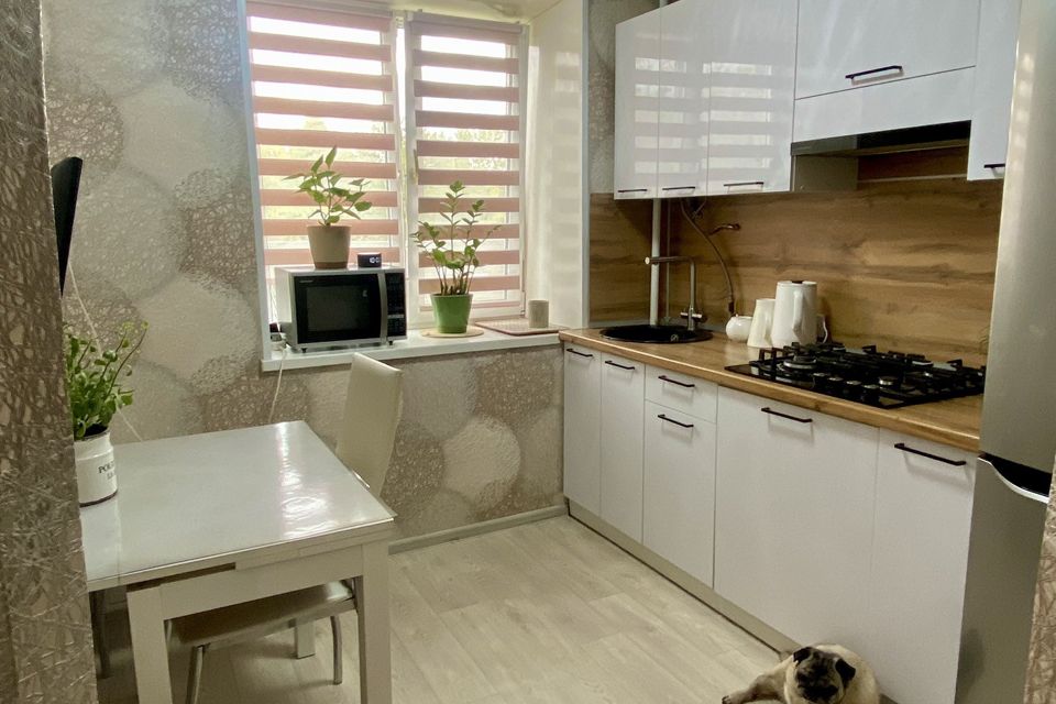 Продаётся 3-комнатная квартира, 50.4 м²