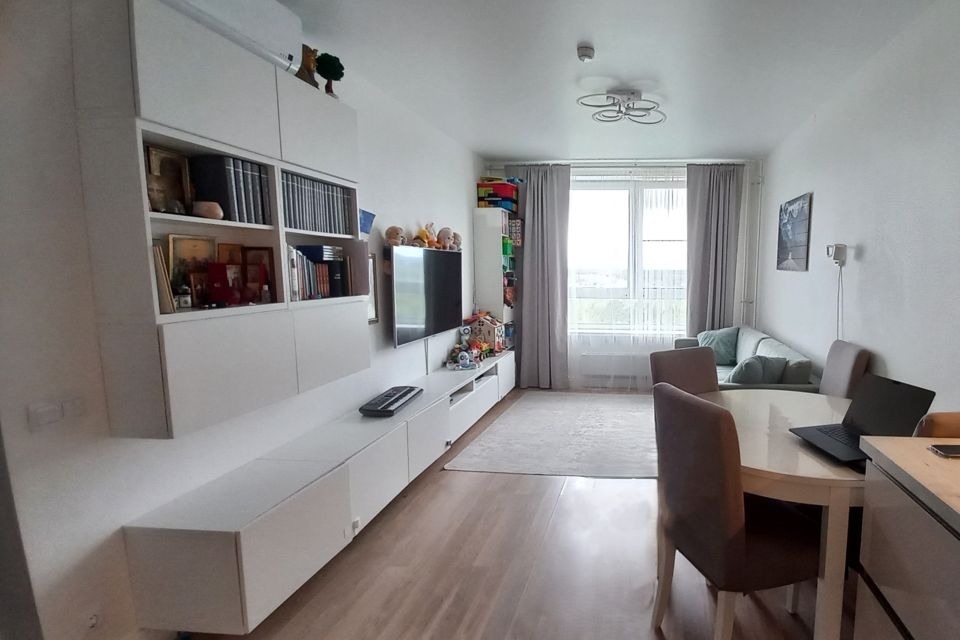 Продаётся 1-комнатная квартира, 42 м²