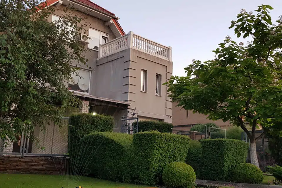 Продаётся 3-этажный дом, 388.3 м²