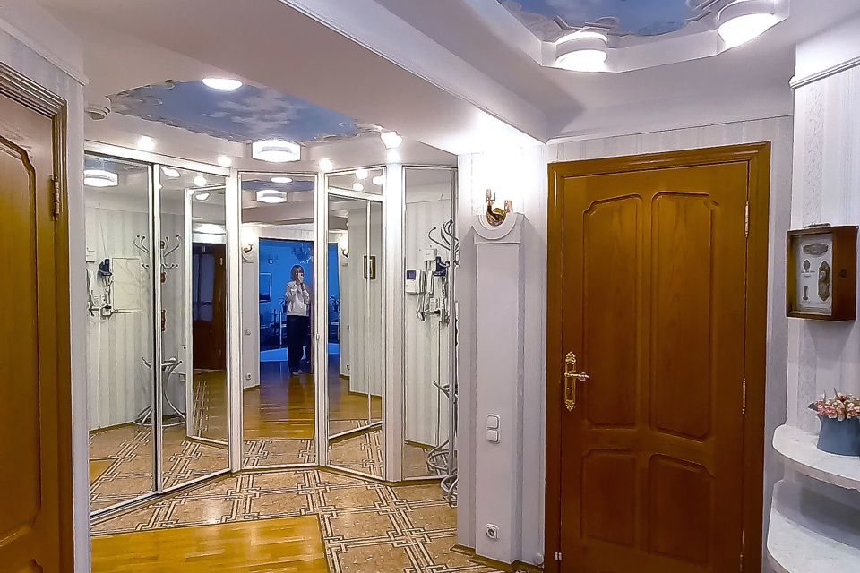 Продаётся 3-комнатная квартира, 101.4 м²