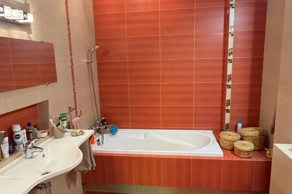 Продаётся 2-этажный дом, 259 м²
