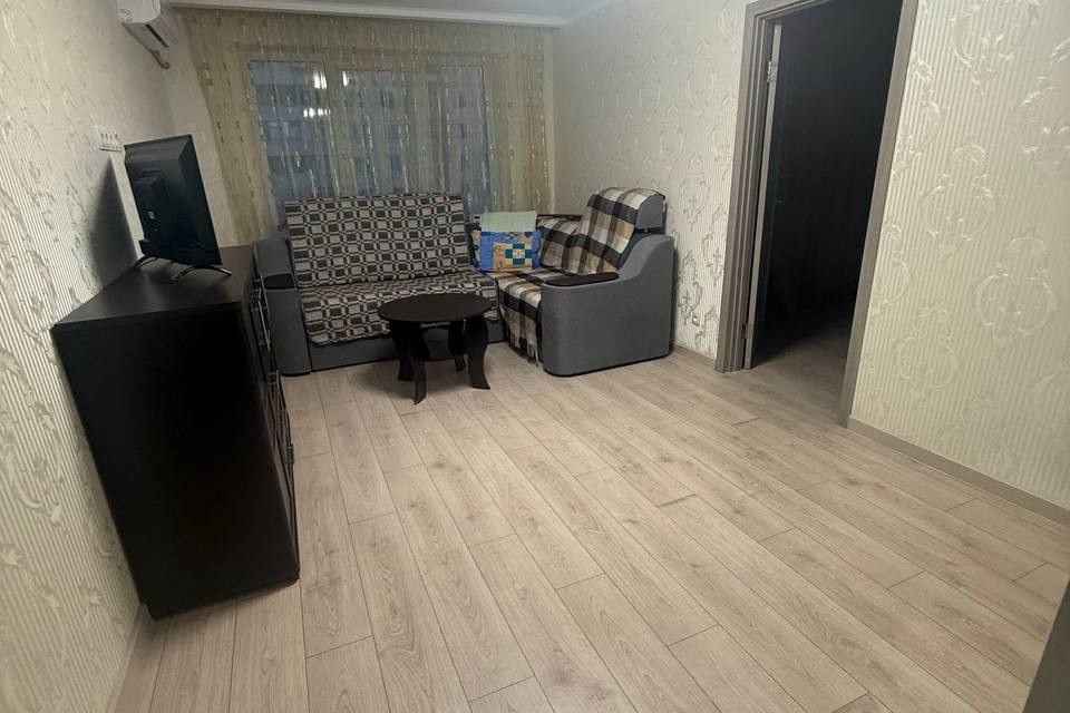 Продаётся 3-комнатная квартира, 55.9 м²