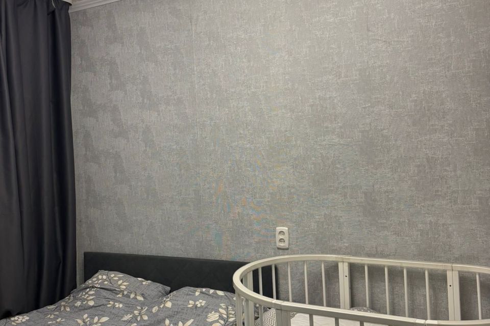 Продаётся 4-комнатная квартира, 48.9 м²