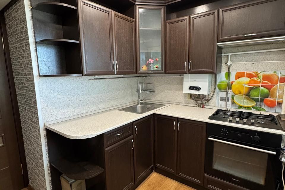 Продаётся 3-комнатная квартира, 57.9 м²