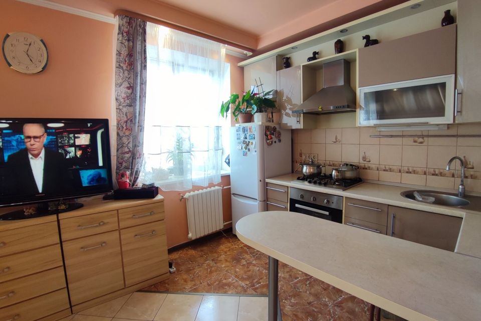 Продаётся 3-комнатная квартира, 92.3 м²