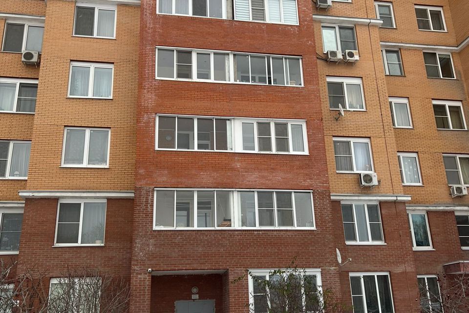 Продаётся 2-комнатная квартира, 55.8 м²