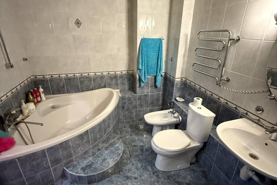 Продаётся 4-комнатная квартира, 84 м²