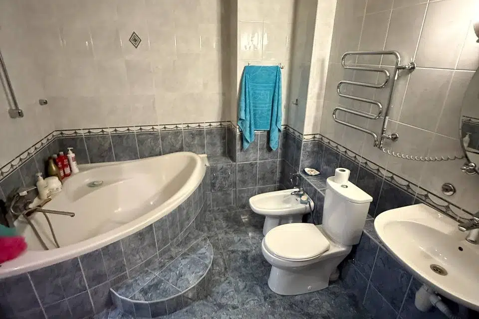 Продаётся 4-комнатная квартира, 84 м²