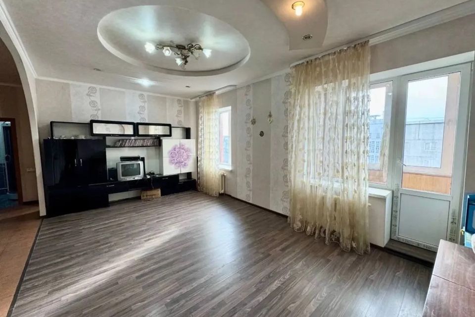 Продаётся 3-комнатная квартира, 105 м²