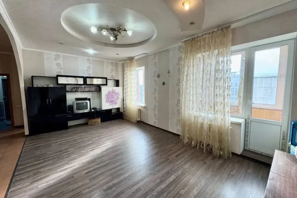 Продаётся 3-комнатная квартира, 105 м²