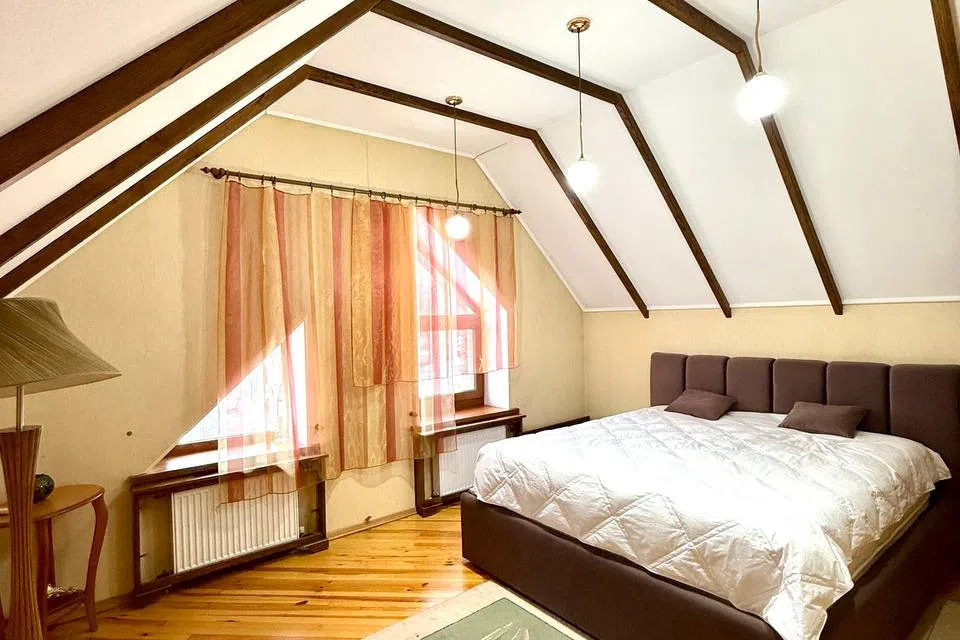 Продаётся 3-этажный дом, 400 м²