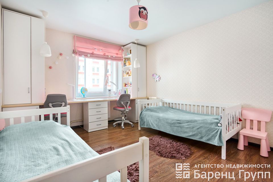 Продаётся 3-комнатная квартира, 109.9 м²