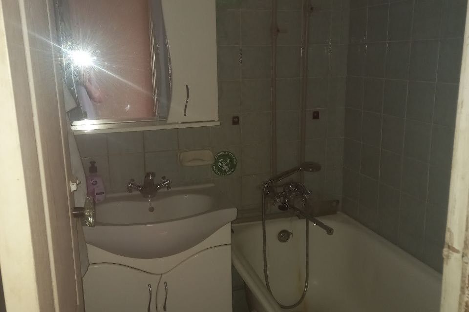 Продаётся 4-комнатная квартира, 66.1 м²