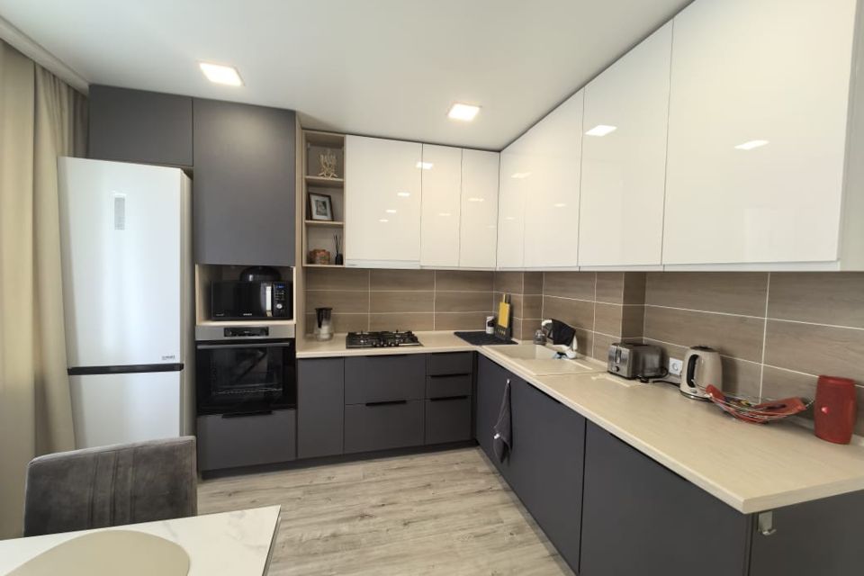 Продаётся 3-комнатная квартира, 65.9 м²