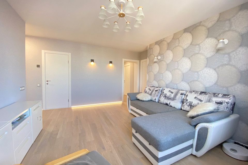 Продаётся 4-комнатная квартира, 84.6 м²
