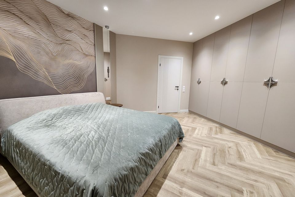 Продаётся 3-комнатная квартира, 102.5 м²