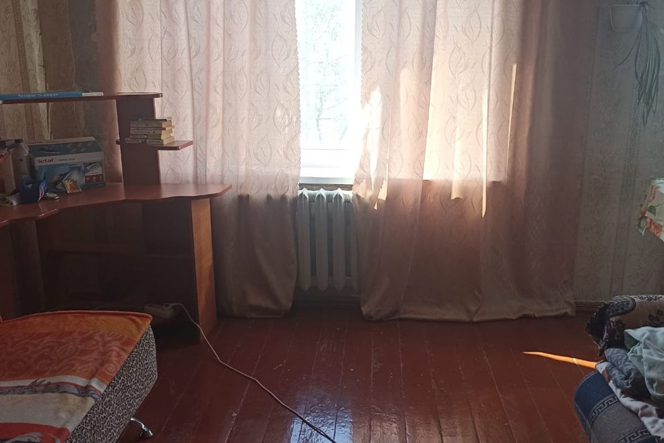 Продаётся 4-комнатная квартира, 58.9 м²