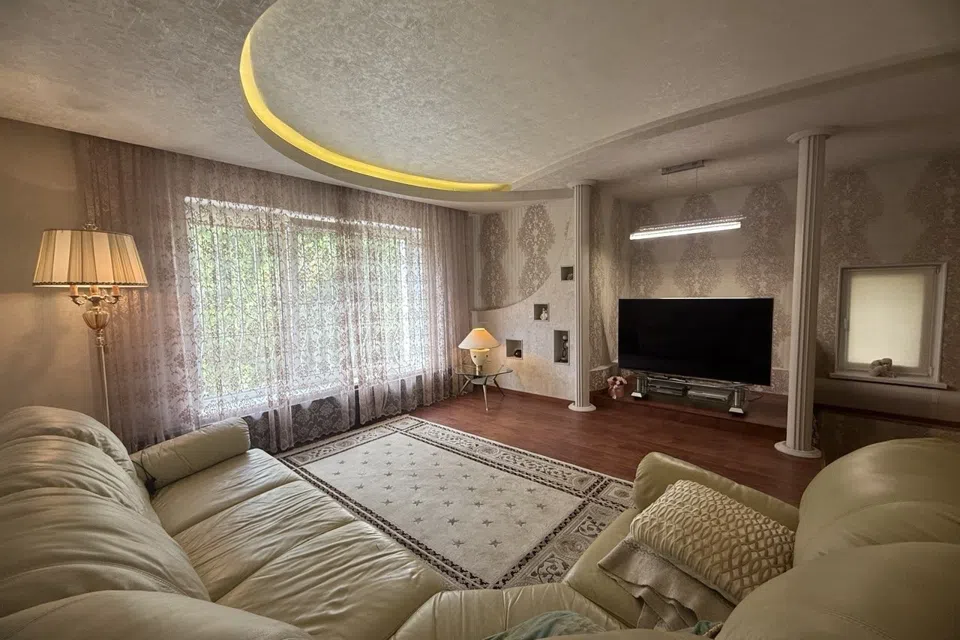 Продаётся 2-этажный дом, 220 м²