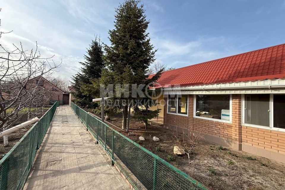 Продаётся 2-этажный дом, 300 м²
