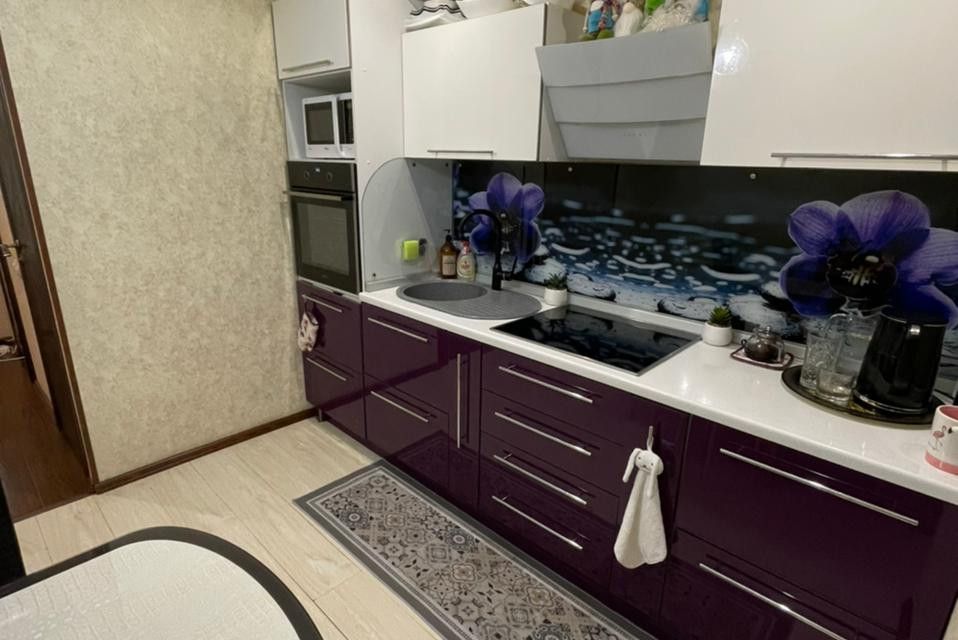 Продаётся 3-комнатная квартира, 60.5 м²