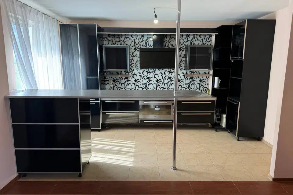 Продаётся 3-комнатная квартира, 80.6 м²