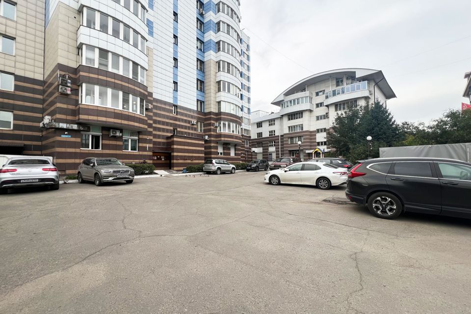 Продаётся 4-комнатная квартира, 150 м²