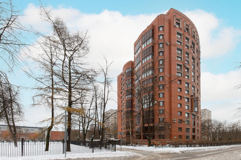Продаётся 3-комнатная квартира, 111.6 м²